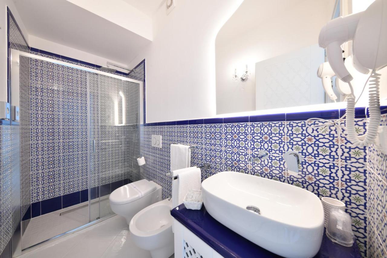 King Suite - Luxury Rooms Форио Экстерьер фото