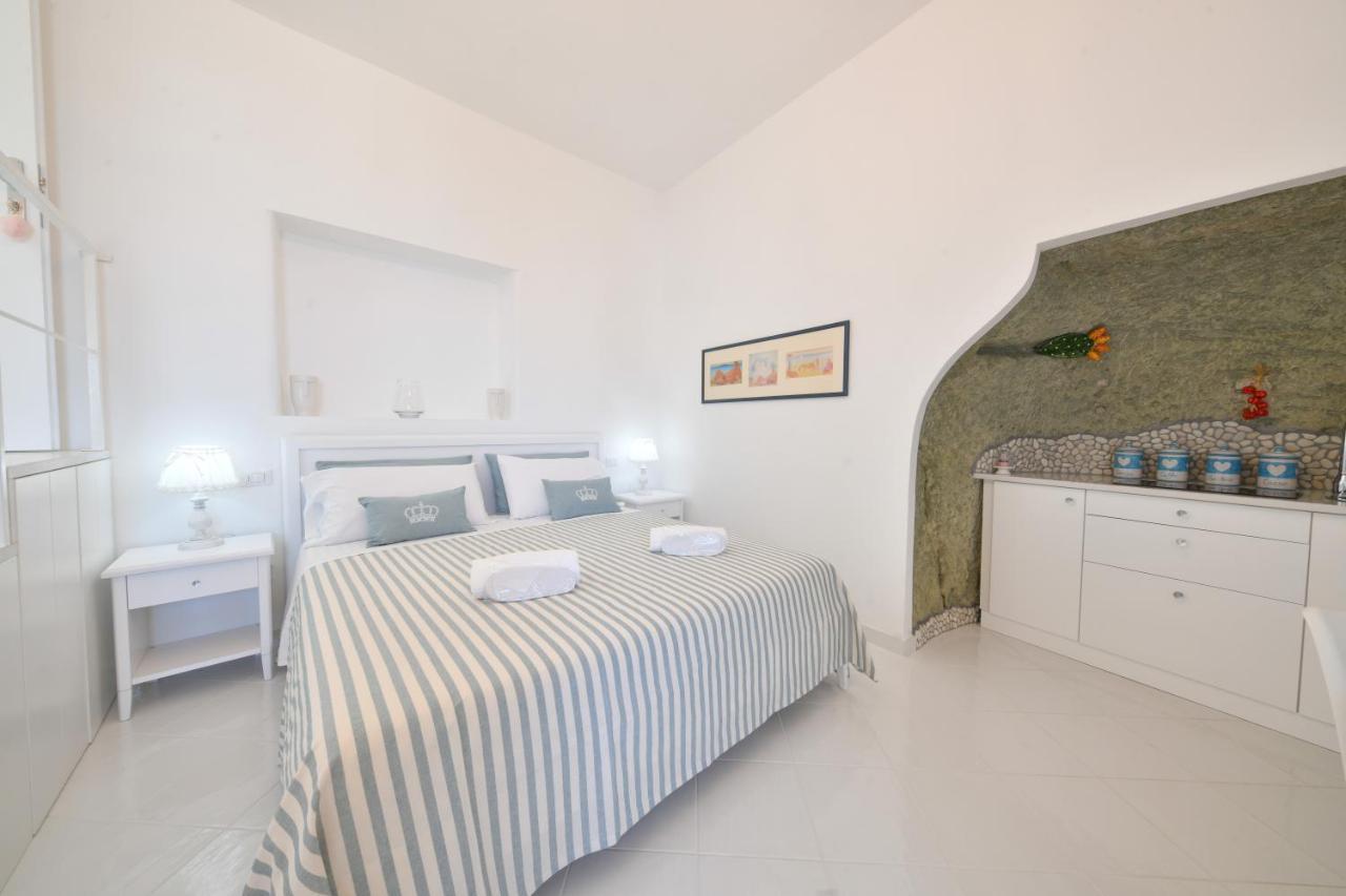 King Suite - Luxury Rooms Форио Экстерьер фото